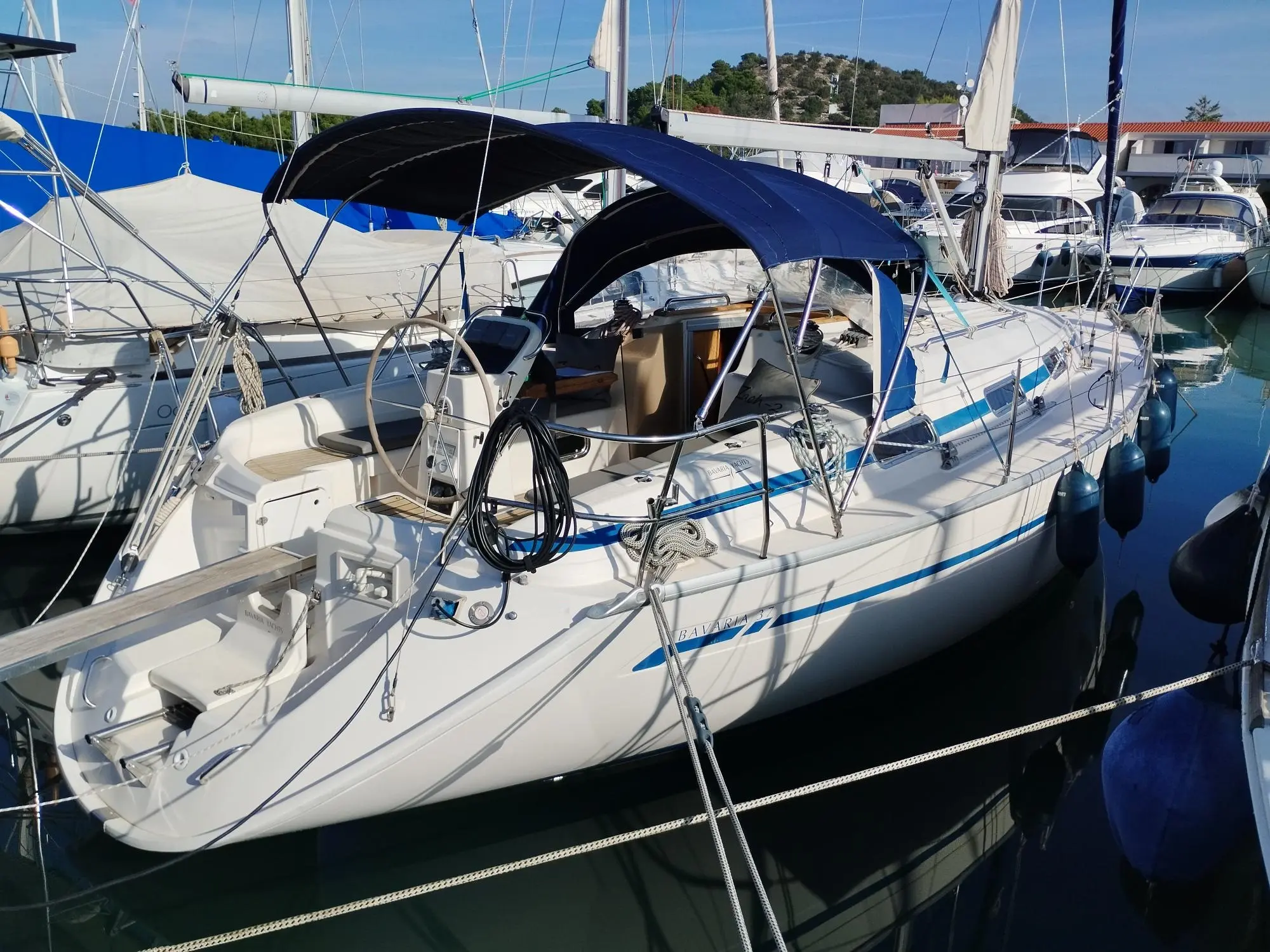 2001 Bavaria 37