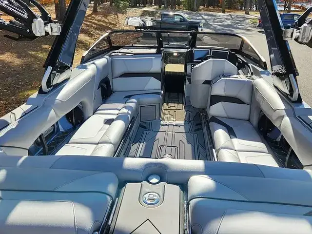 Centurion Boats Ri245