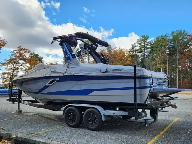 Centurion Boats Ri245