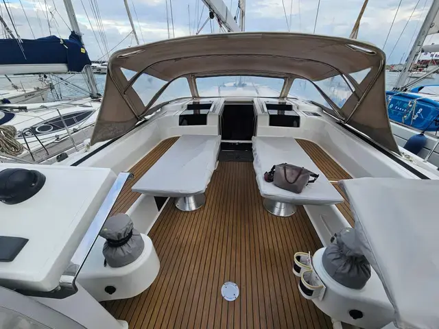 Hanse 548