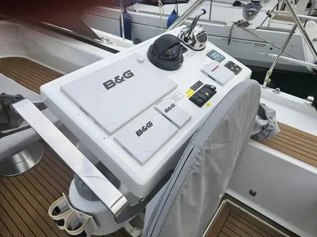 Hanse 548