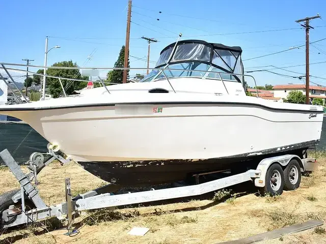 Seaswirl Striper 2600