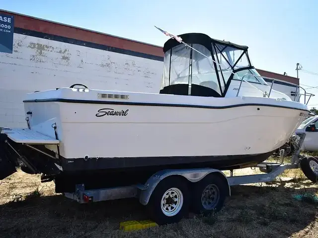 Seaswirl Striper 2600