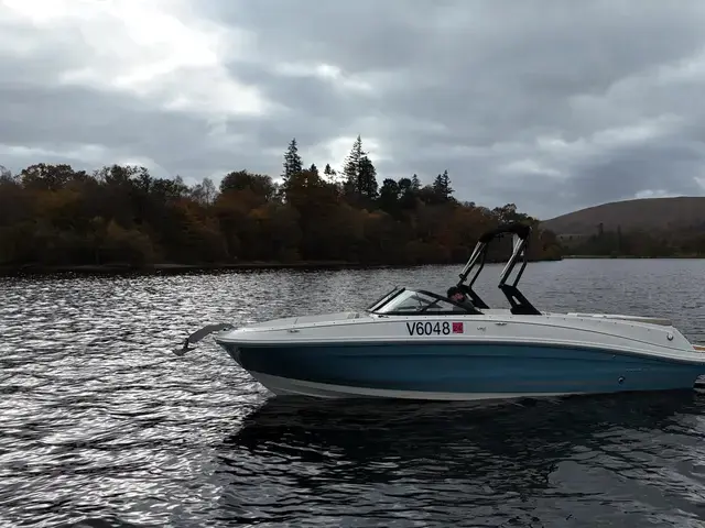 Bayliner Vr6