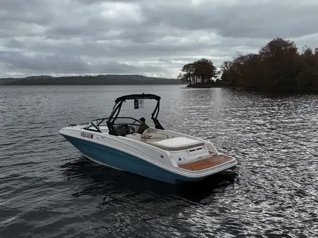 Bayliner Vr6