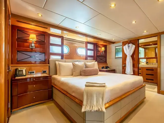 Trinity Yachts 164