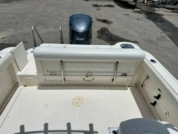 2013 Robalo r247 dual console