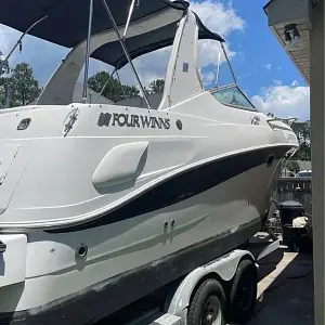 2004 Four Winns 268 Vista