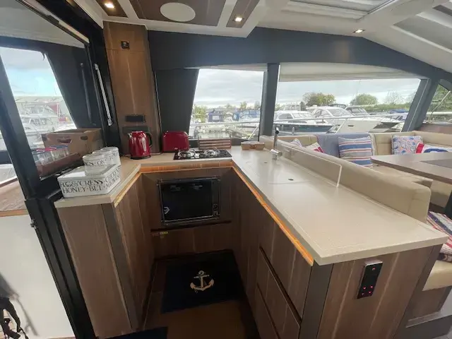 2018 Sealine c 430