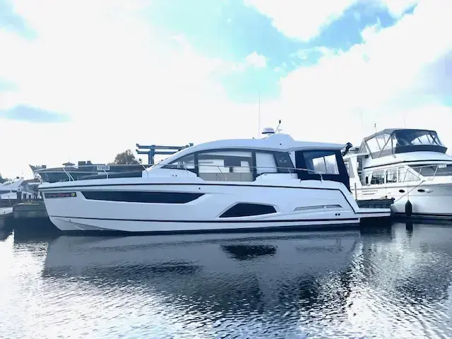 Sealine C430