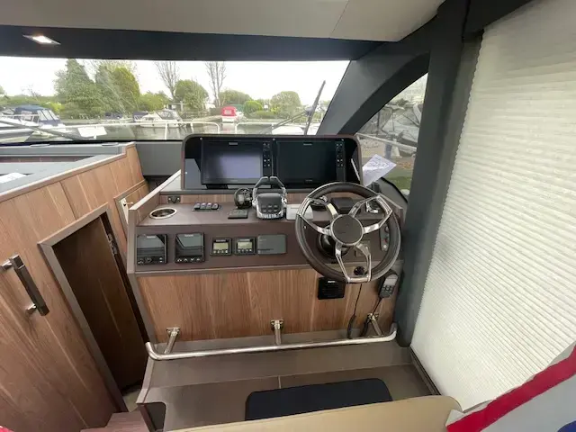 Sealine C430