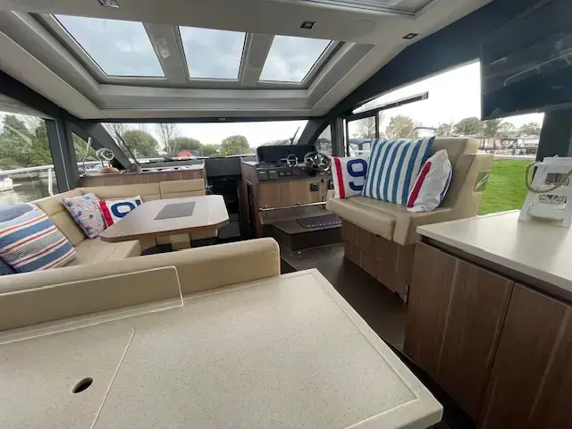 2018 Sealine c 430