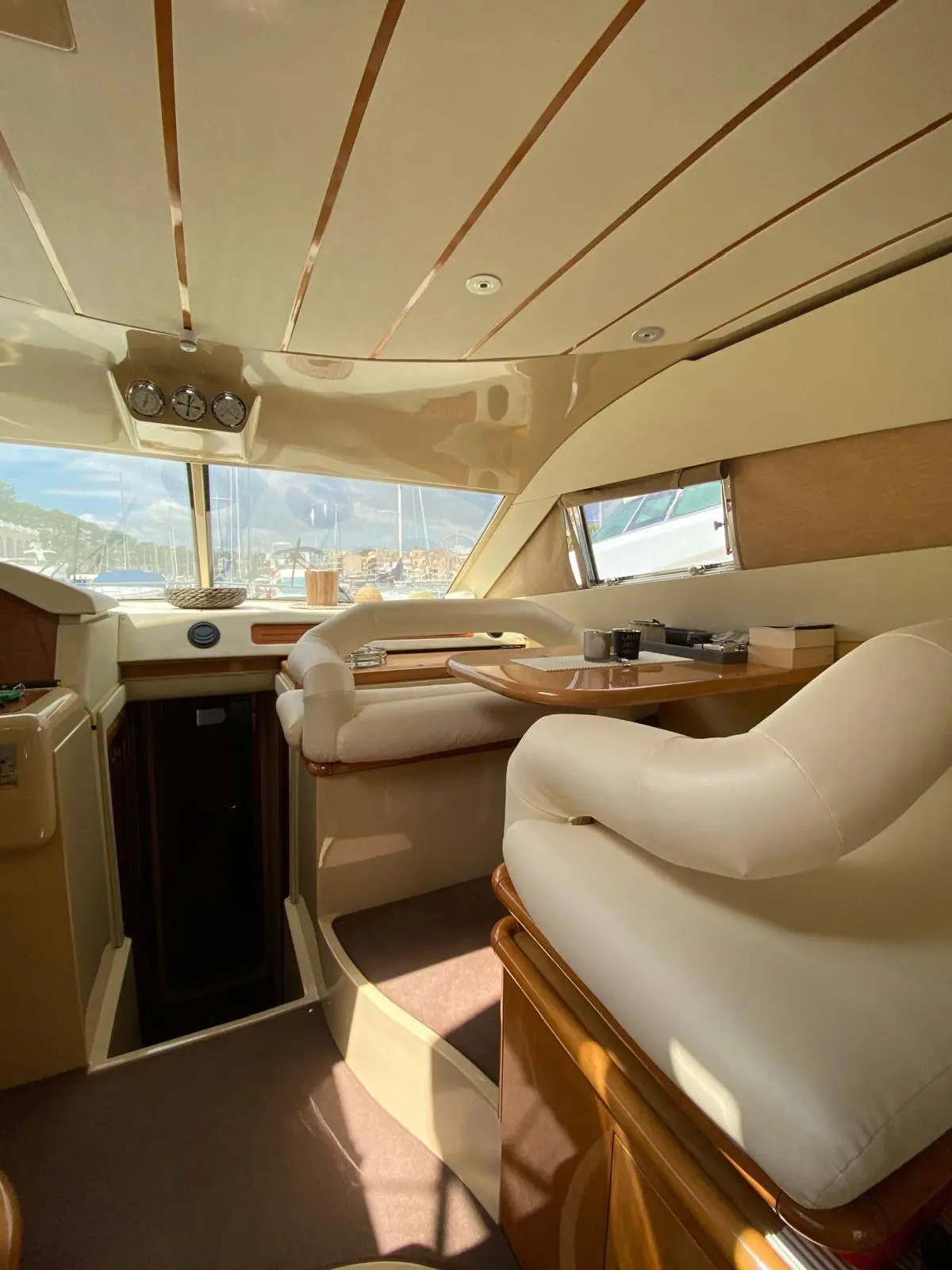 1999 Ferretti 46 fly