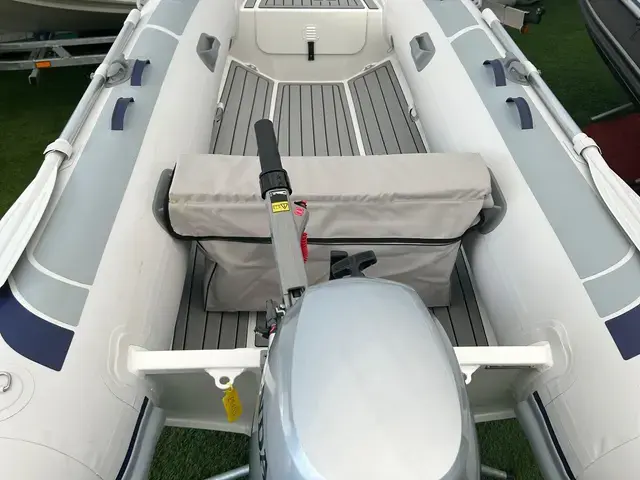 Highfield 360 Classic RIB Boat