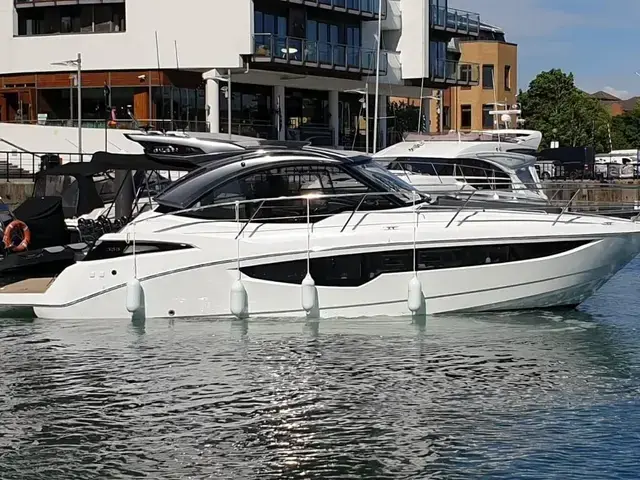 Galeon 335 Hts