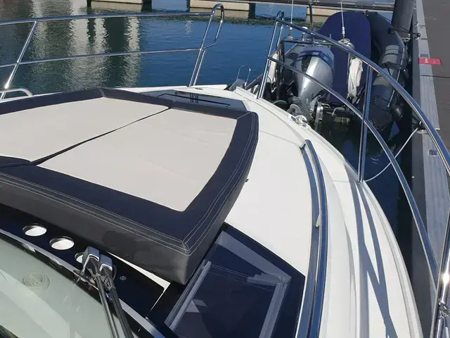 Galeon 335 Hts