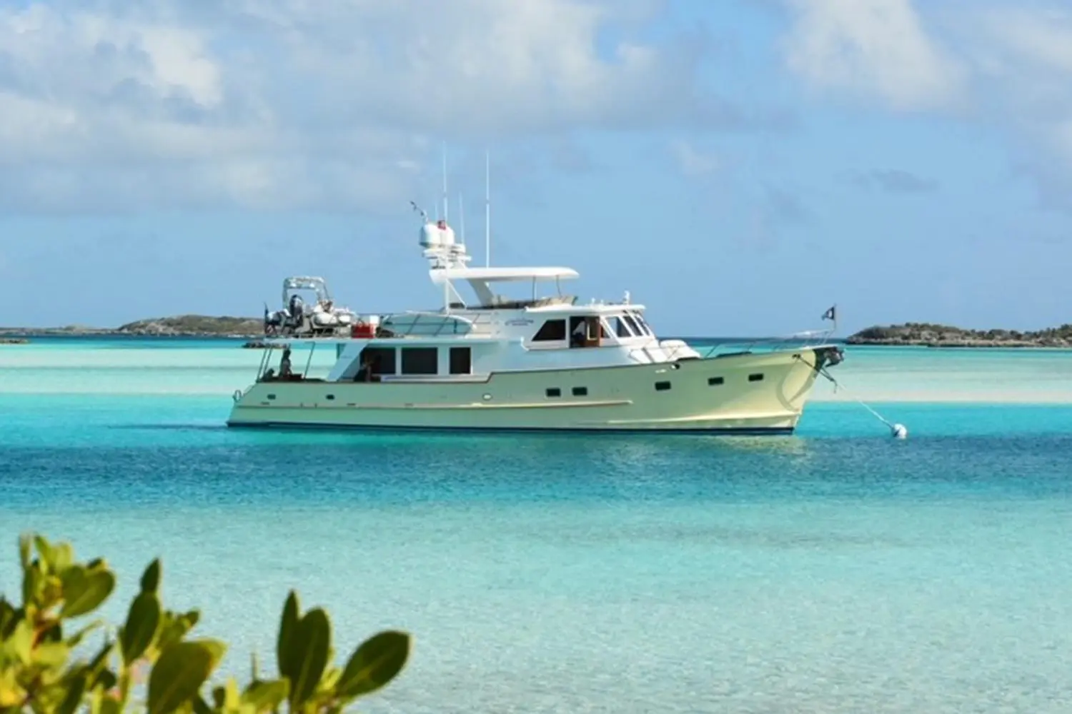 2002 Grand 64 pilothouse