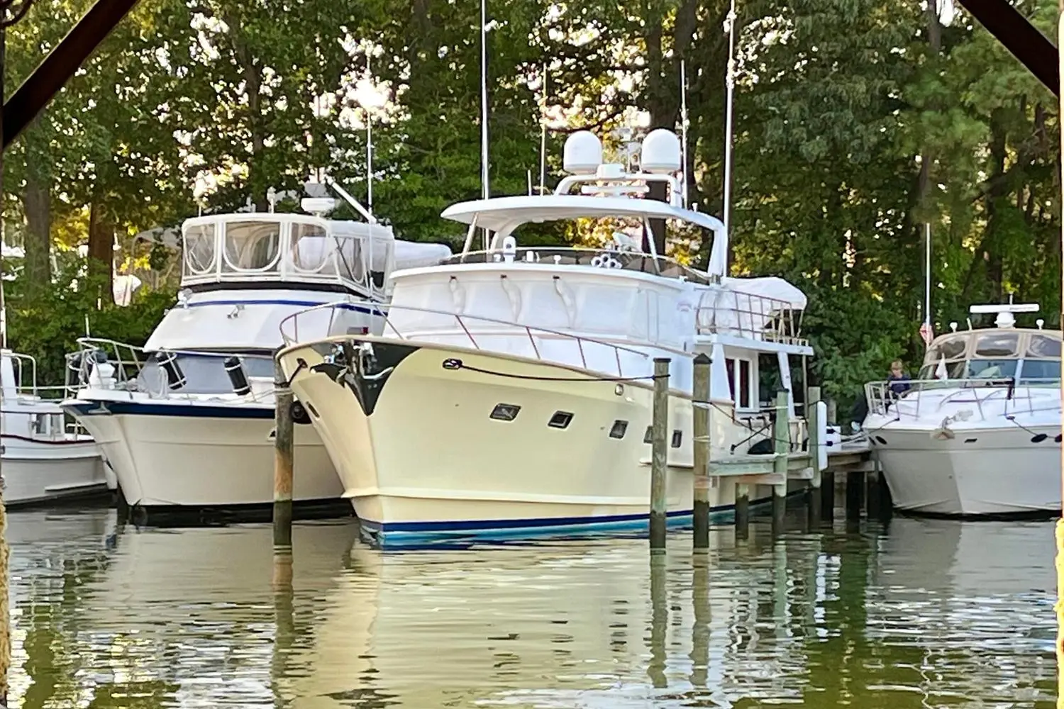 2002 Grand 64 pilothouse