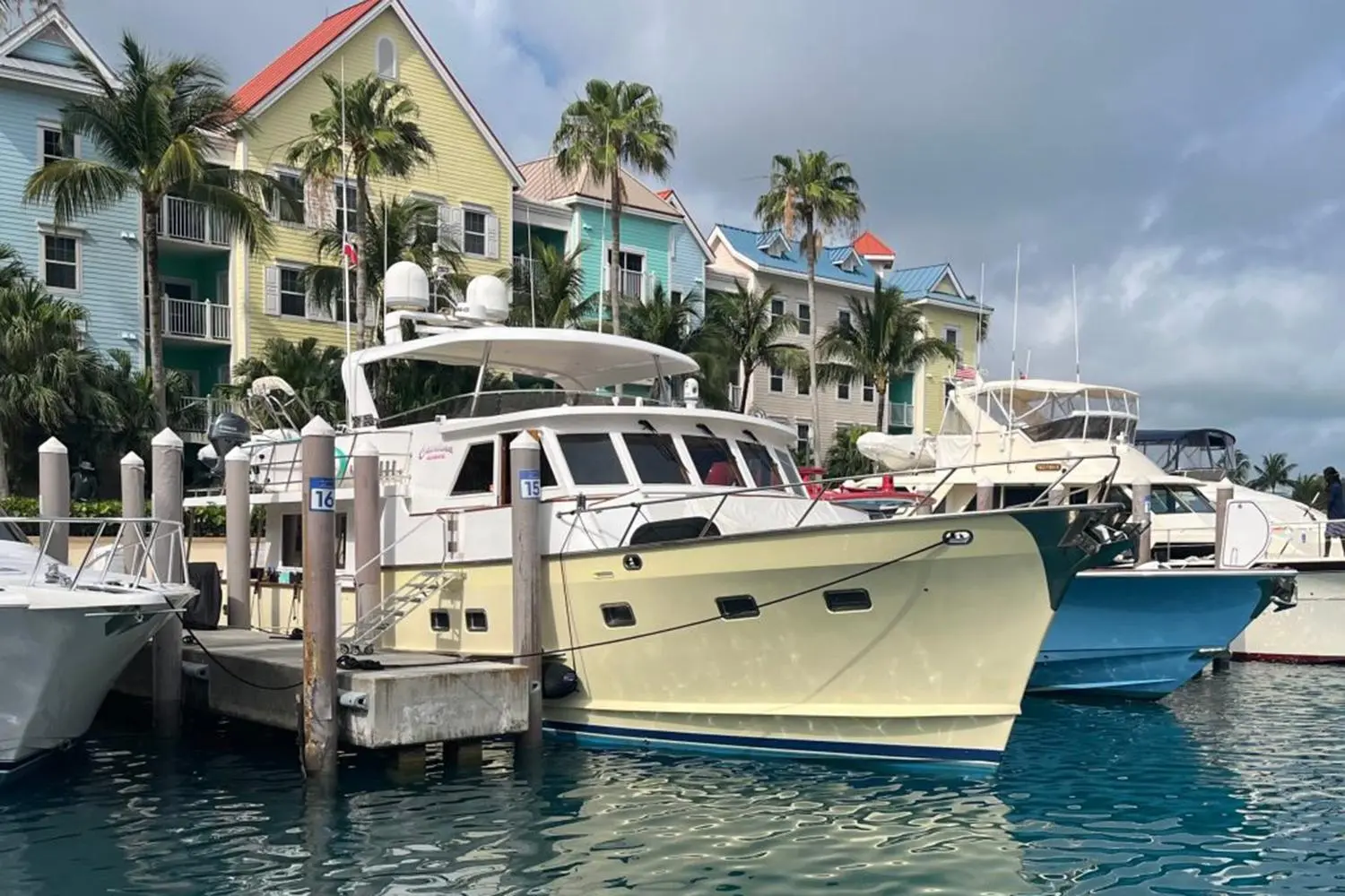 2002 Grand 64 pilothouse