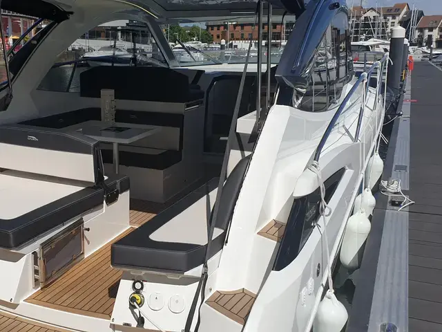 Galeon 335 Hts