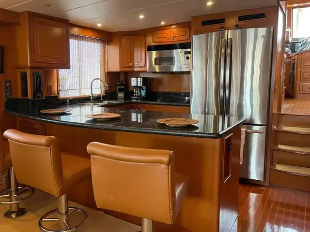 GRAND ALASKAN 64 Pilothouse