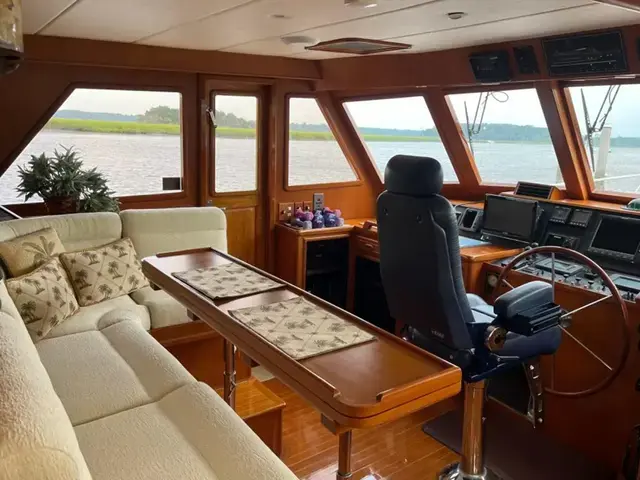 GRAND ALASKAN 64 Pilothouse