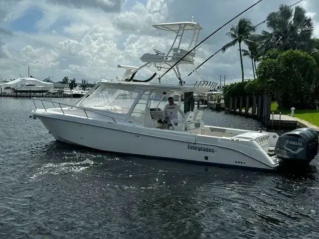 Everglades Boats LX 350