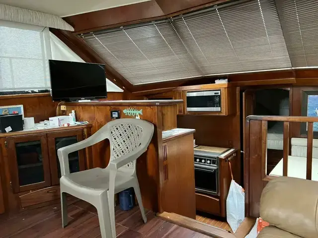 Californian 42 Motor Yacht