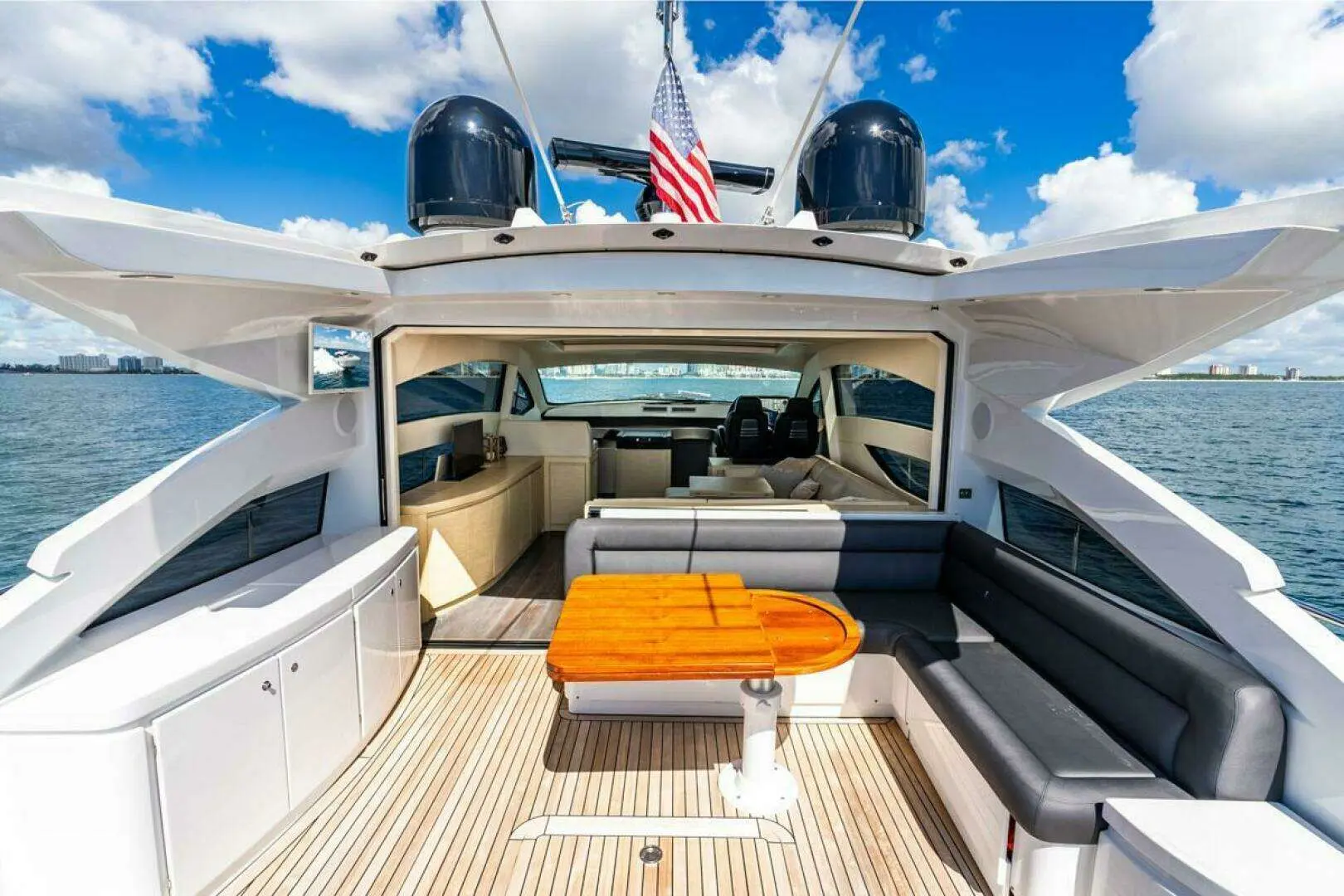 2014 Pershing 64