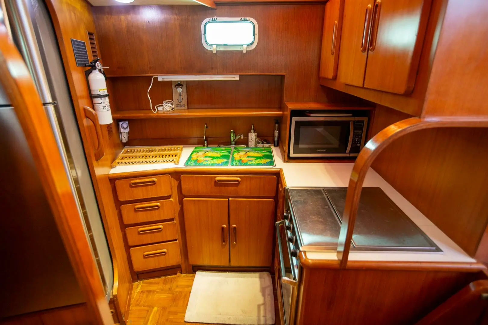 1990 Jefferson 46 sundeck