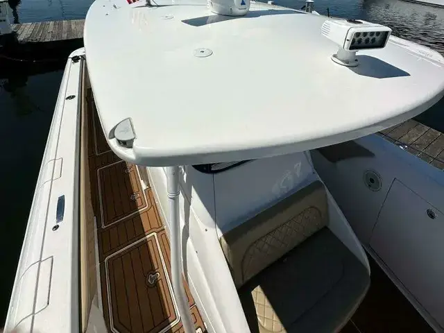 Intrepid Boats 345 Nomad SE