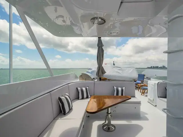 Burger Raised Pilothouse