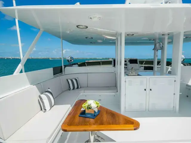 Burger Raised Pilothouse