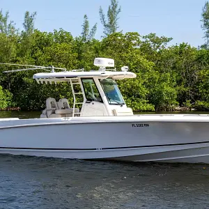 2017 Boston Whaler 330 Outrage