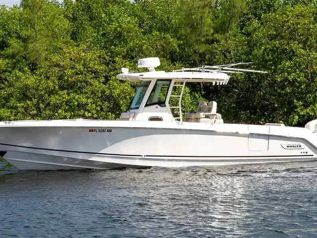 Boston Whaler 330 Outrage