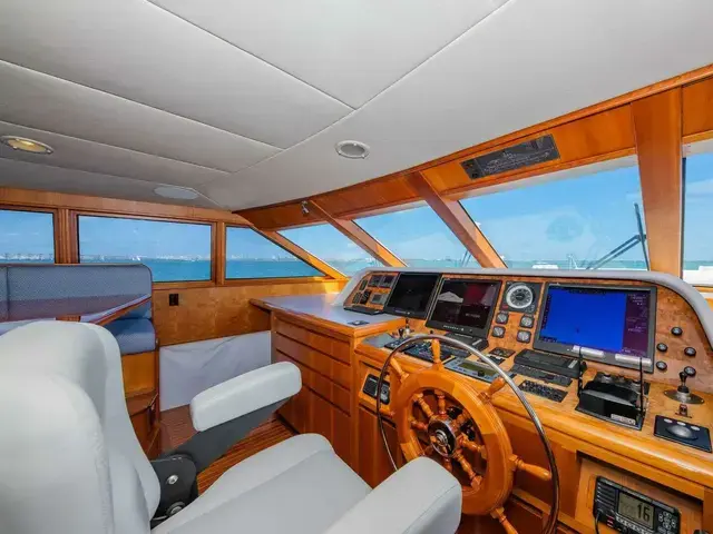 Burger Raised Pilothouse