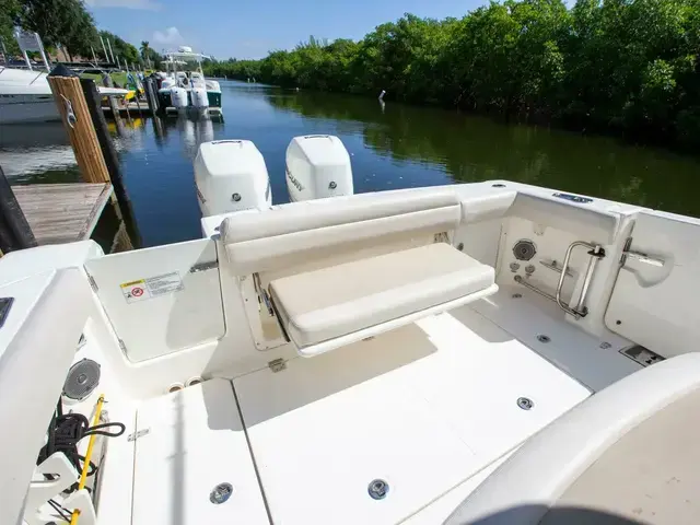 Boston Whaler 330 Outrage