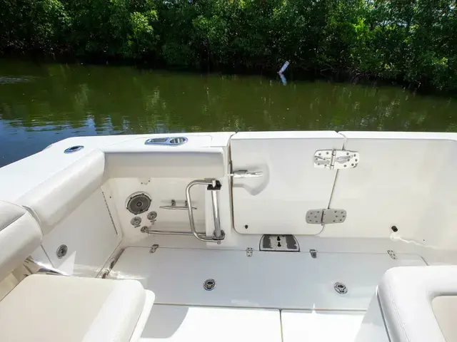 Boston Whaler 330 Outrage