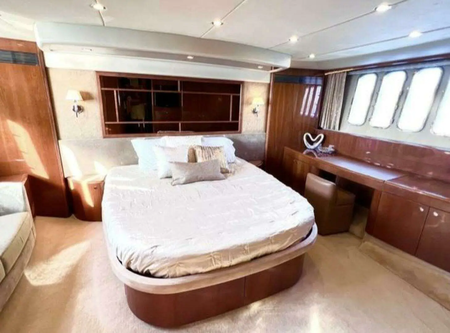 2008 Princess 67 flybridge