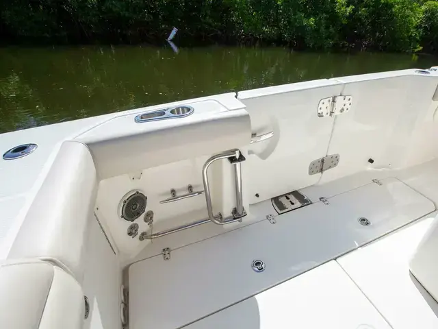 Boston Whaler 330 Outrage