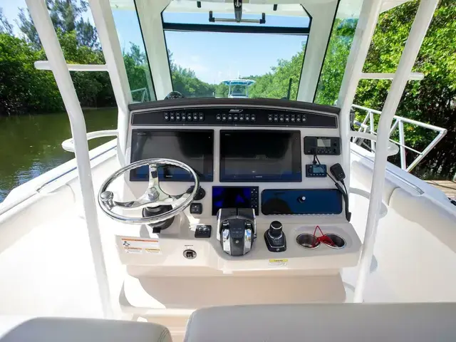 Boston Whaler 330 Outrage