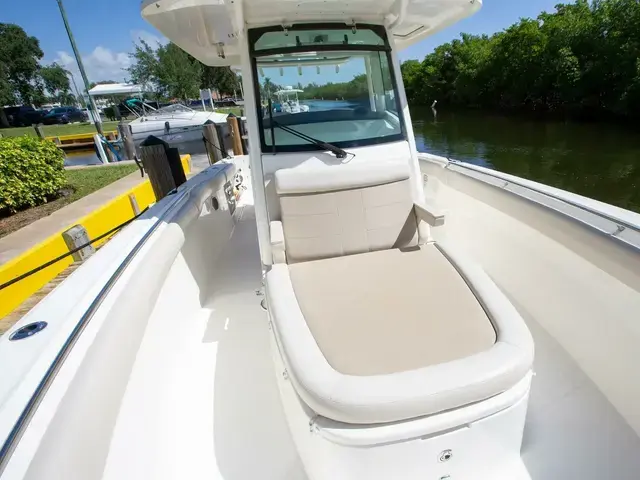 Boston Whaler 330 Outrage