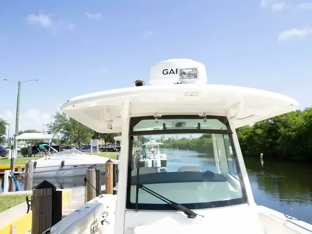 Boston Whaler 330 Outrage