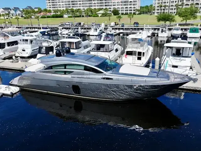 Pershing 72