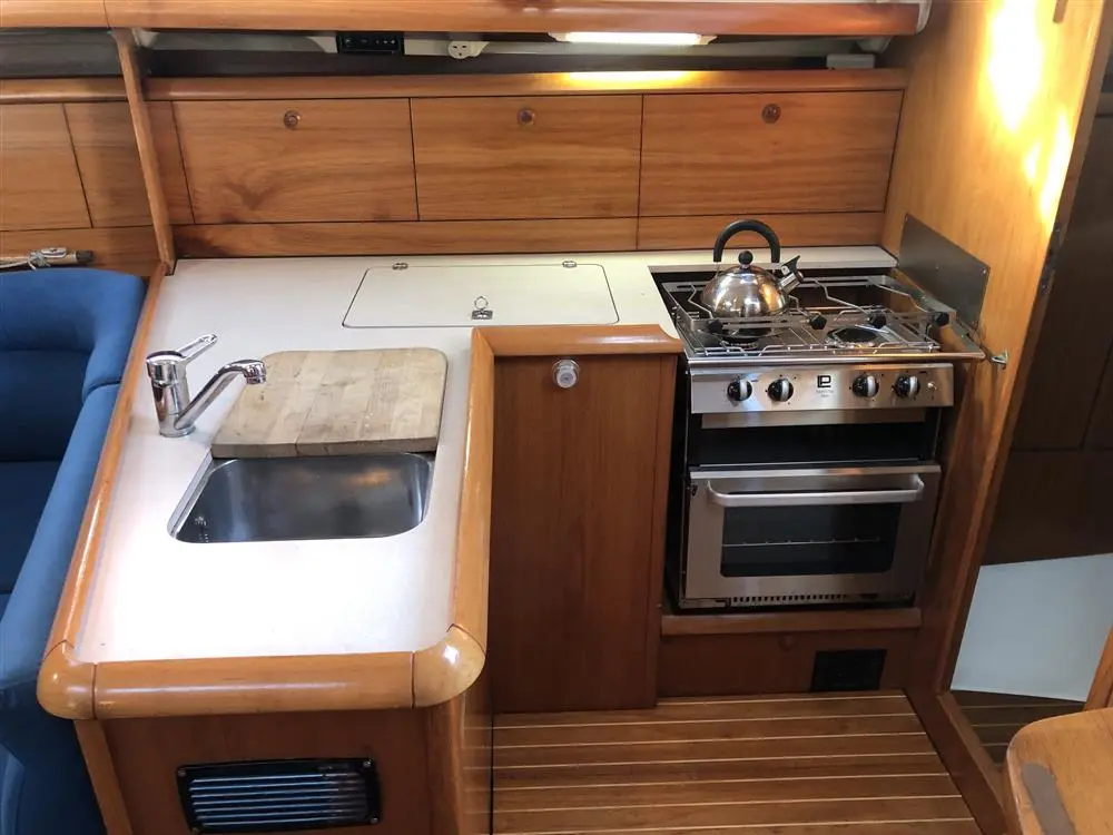 2001 Jeanneau sun odyssey 37