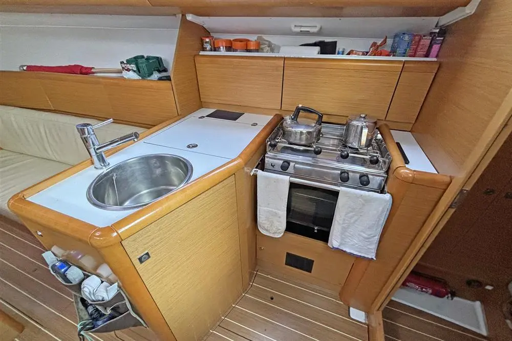 2011 Jeanneau sun odyssey 33