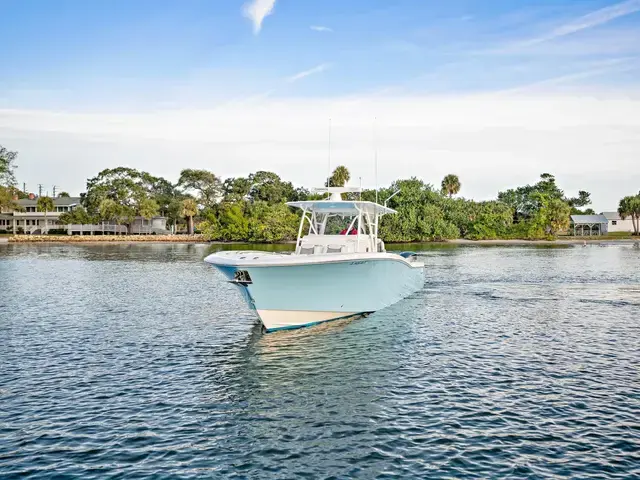 Invincible Boats 42 Center Cabin