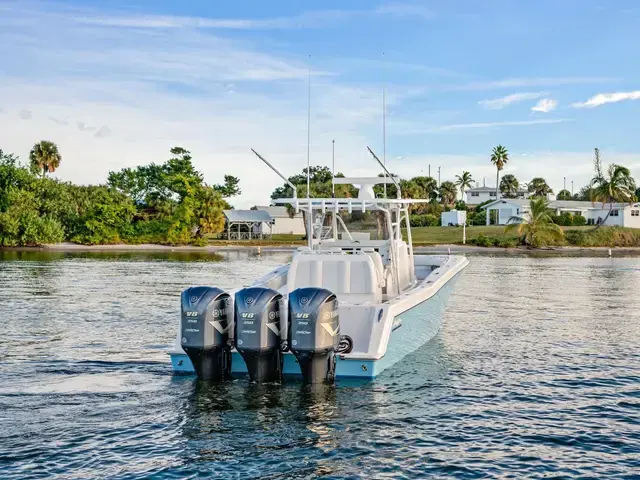 Invincible Boats 42 Center Cabin