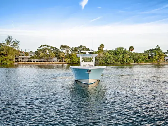 Invincible Boats 42 Center Cabin