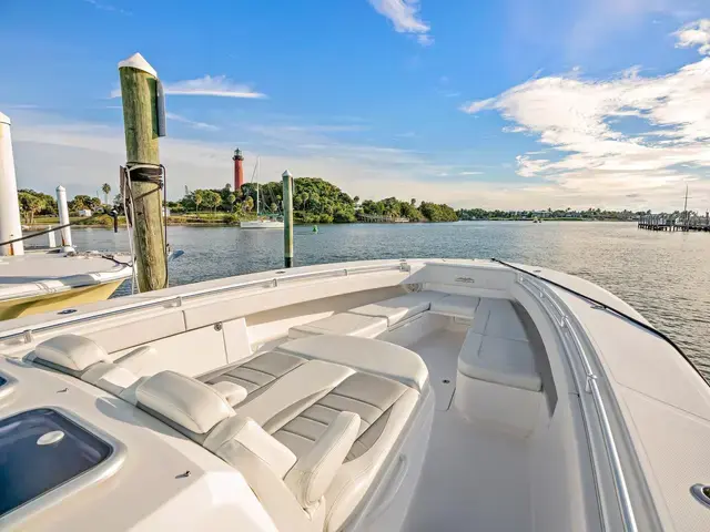 Invincible Boats 42 Center Cabin